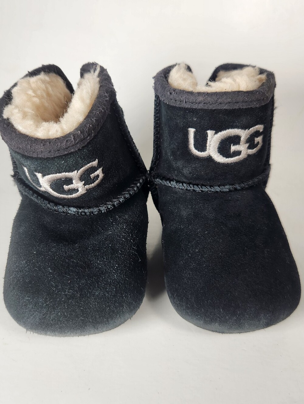 UGG Toddler Classic Mini Bootie Size 2/3 EU 18 Black Suede Sheepskin Lined Shoe